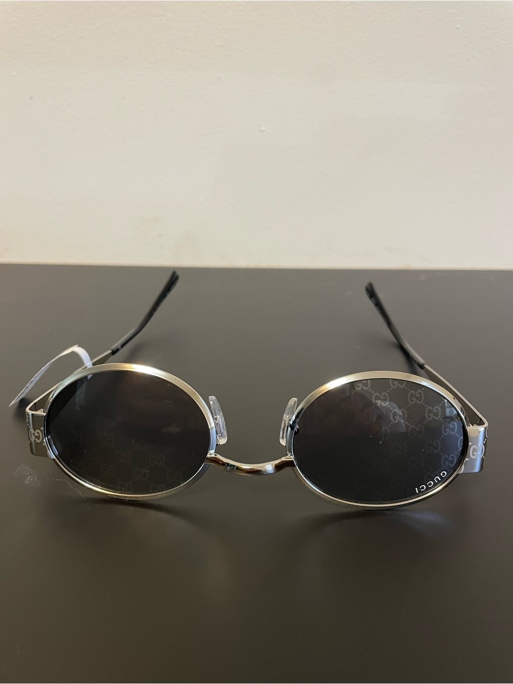 Gucci Oval Silver Frame Black Lens Men’s Sunglasses-51-23-145
BRAND NEW - Picture 5 of 16